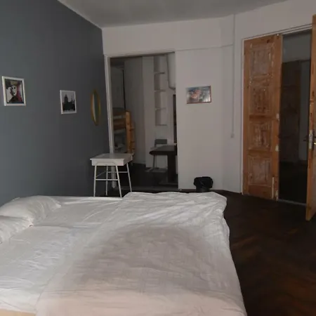 One Old Town Hostel *